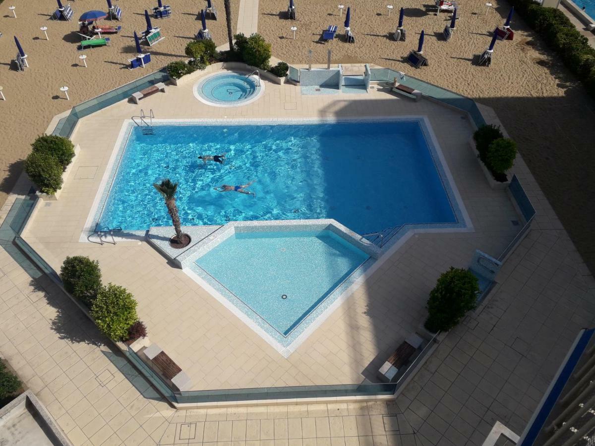 Residence Natante - Walterigato Apartments Solo Per Famiglie Лидо-ди-Езоло Экстерьер фото